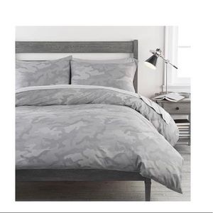 Pottery Barn DUVET COVER and Shams